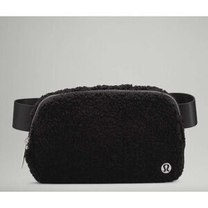 LULULEMON Everywhere Fleece Belt Bag Black